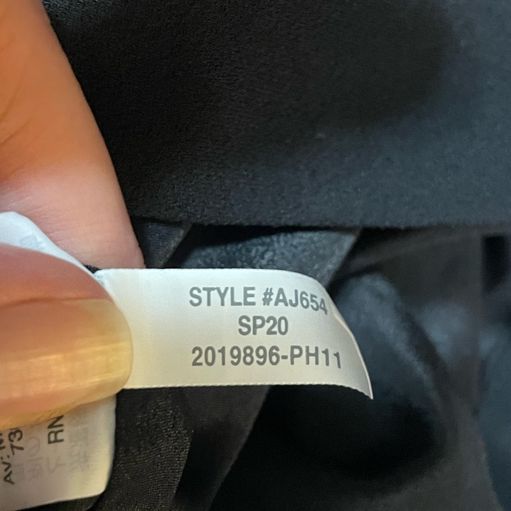 J. Crew Women’s Pleated Short In 365 Crepe Black Size 12 Office Night Out Casual - Picture 4 of 9